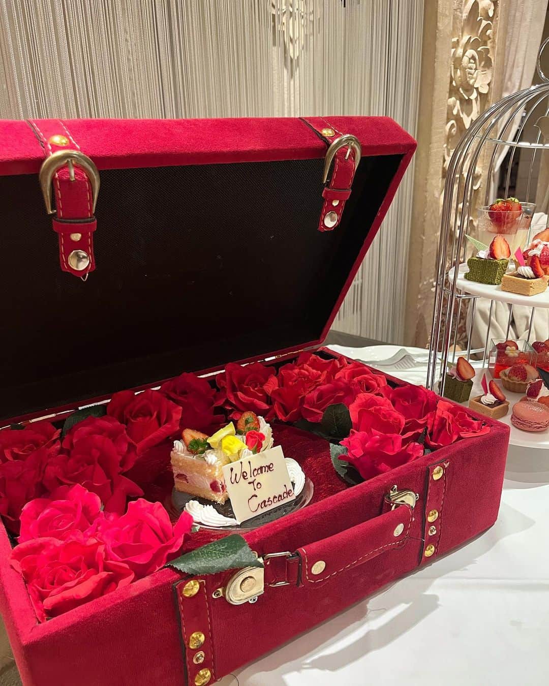 KAWABENIKIのインスタグラム：「可愛かった〜🍓  https://www.pasela.co.jp/shoplist/cascade/ginza/」