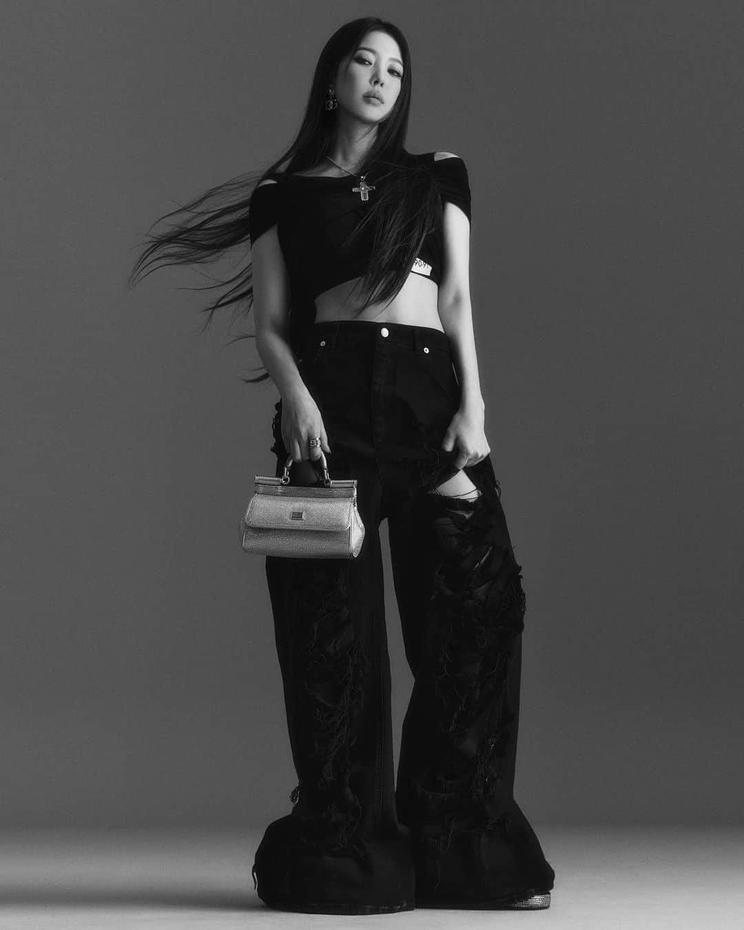 BoAのインスタグラム：「@wkorea with @umaizing #dolcegabbana」