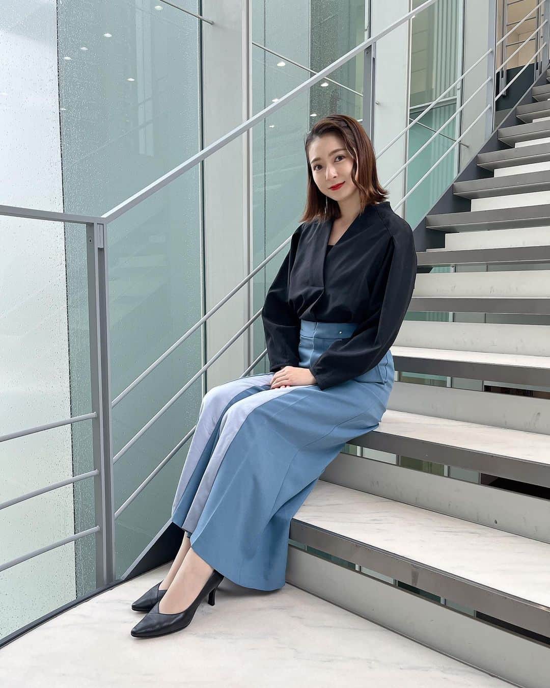 住田紗里のインスタグラム：「今日と昨日のグッド！モーニングの衣装です☀️  1,2枚目 トップス C+（@c_fsf）  3,4枚目 トップス•スカート C+（@c_fsf）  #グッドモーニング#衣装#C+#パンツ#水色#テレビ朝日#テレ朝#テレビ朝日アナウンサー#アナウンサー#住田紗里」