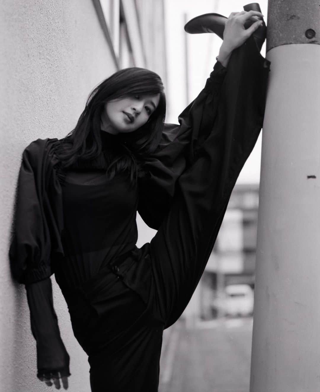 青野楓のインスタグラム：「film🎞 📸@ryo_chin_photography 💄@shun.matsumoto.0510」