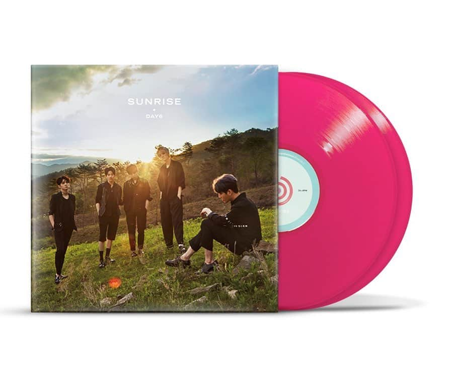 DAY6さんのインスタグラム写真 - (DAY6Instagram)「ㅤ [SUNRISE / MOONRISE LP 잔여 수량 판매 안내]  ✔SUNRISE Vinyl (PINK, HOT PINK) ✔MOONRISE Vinyl (BLUE, ORANGE)  🛒SALES OPEN 2023.03.29 WED 2PM (KST)  seoulvinyl.com/ @seoulvinyl   #DAY6 #데이식스 #SUNRISE #MOONRISE」3月28日 20時00分 - day6kilogram