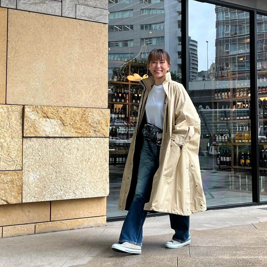 mitsuxmitsu24のインスタグラム：「Have fun 🤩  * * 雨の日のお出かけもルンルン。 * * Photo by @mariiko_re  * #balenciaga  #rainyday」