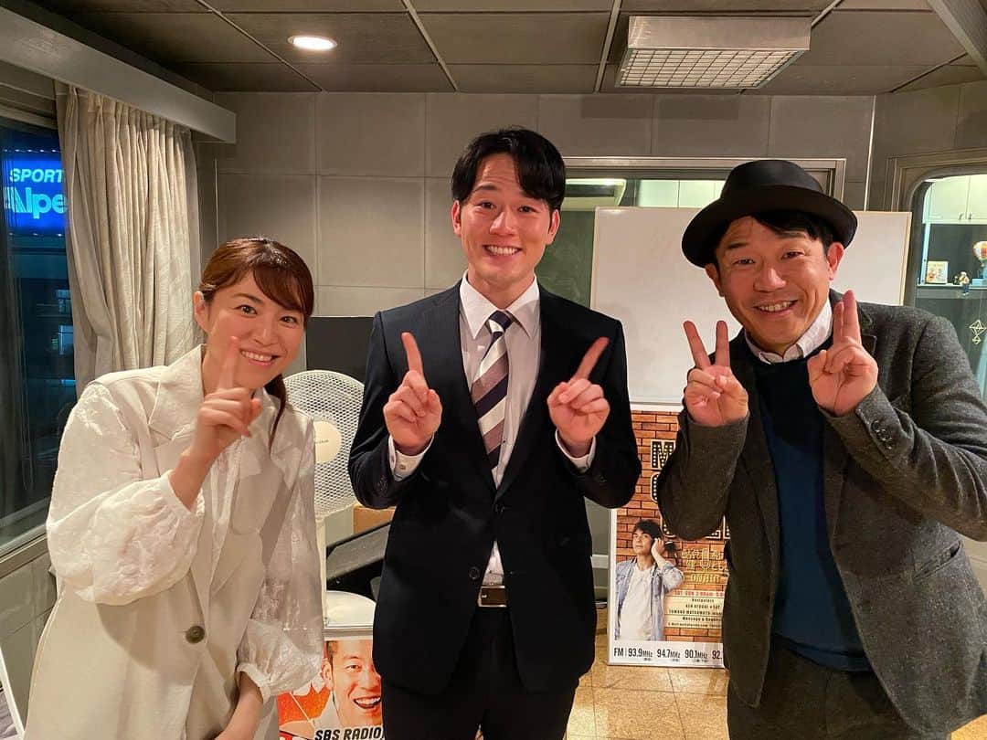 瀬崎一耀のインスタグラム：「フットークありがとうございました！！  最後にこの番組でお二人と共演できたことは財産でした🙇🏻‍♂️ 今後もサッカー界という括りで皆様よろしくお願いします⚽️🔥」
