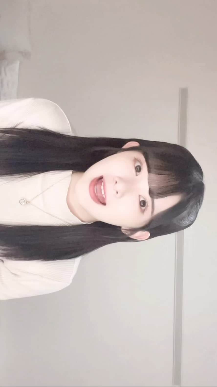 山﨑夢羽のインスタグラム：「． ビヨでうたいたあああああい   #BEYOOOOONDS #山﨑夢羽  #甘酸っぱい春にサクラサク #春 #だね」
