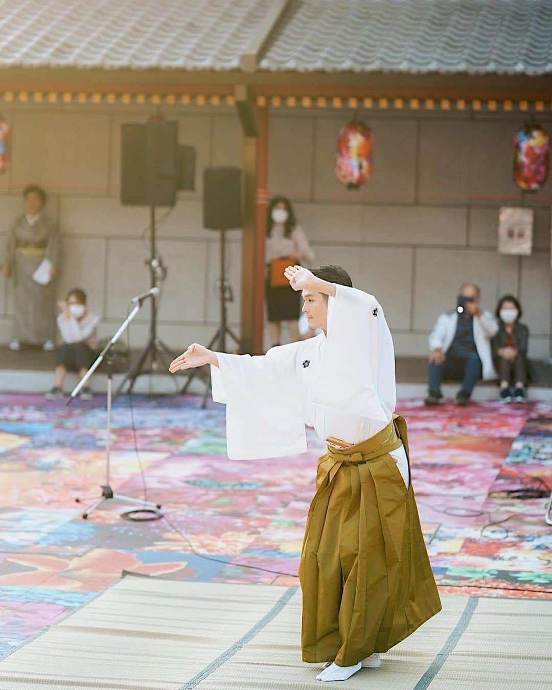 梅川壱ノ介（舞踊家）のインスタグラム：「ℂ𝕙𝕖𝕣𝕣𝕪 𝕓𝕝𝕠𝕤𝕤𝕠𝕞 𝕤𝕖𝕒𝕤𝕠𝕟 ￣￣￣￣￣￣￣￣￣￣￣￣￣￣￣￣￣￣￣￣￣￣￣ 桜も満開🌸  素敵な時間をお過ごしください✨☺️  #梅川壱ノ介 #舞踊家 #日本舞踊 #桜 #サクラ #ClassicJapanesedance #traditionaljapanesedance」