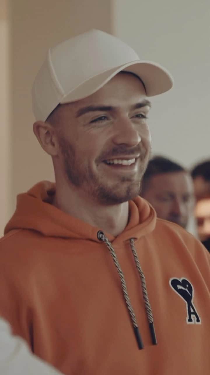 ジャック・グリーリッシュのインスタグラム：「When visiting PUMA HQ 🔙 @pumafootball」