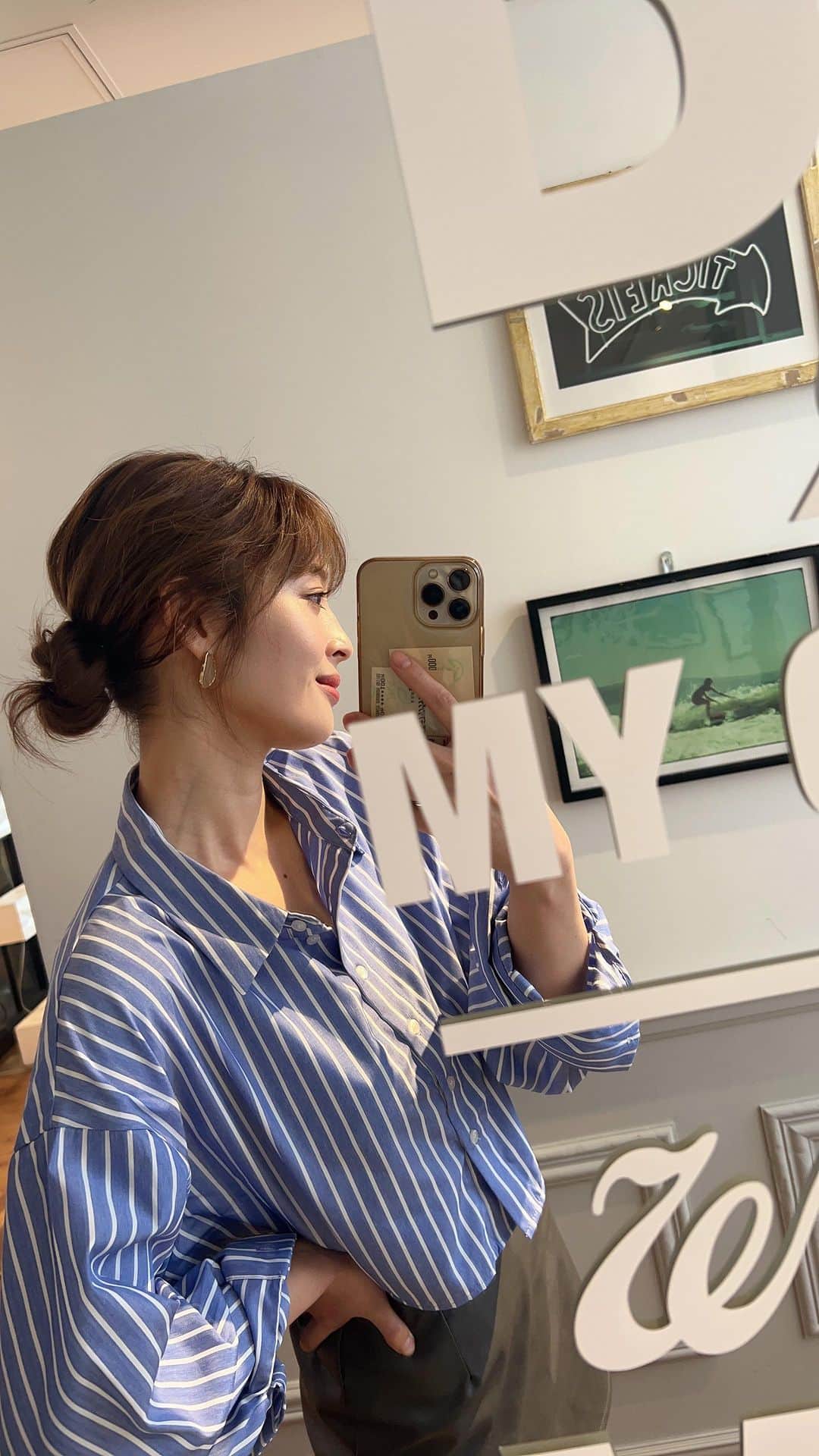 神部美咲のインスタグラム：「キャリアウーマン風😘  #シャツ」