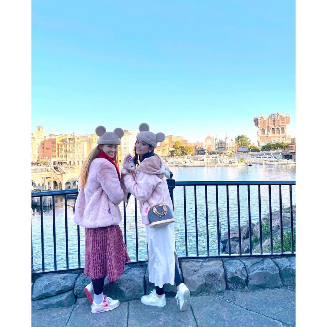 脊山麻理子さんのインスタグラム写真 - (脊山麻理子Instagram)「仲良しみさきと初ディズニーでおろそコーデ楽しみました♡We love Pink♡♡みさきといると、だいたいいつも笑い転げてる♡ #みるくぽん #おそろコーデディズニー #おそろコーデ #ピンクコーデ #ディズニーシー #ディズニーランド #リンクコーデ #disneysea #tokyodisneyland」3月28日 21時16分 - mariko_seyama_milkpon
