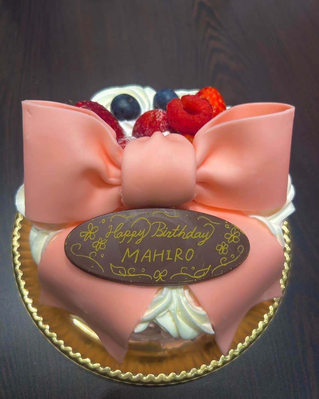 MAHIROのインスタグラム：「328🎀 #hbd  #bugvel  #328  #328サイダー  #みんなありがとう」