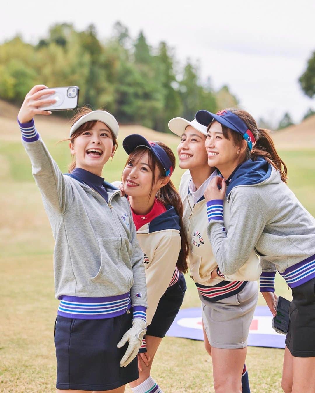 紺野ゆりのインスタグラム：「@champion_japan ✖︎ @even_magazine のゴルフコンペへ☆ 今回はなみきちゃん、としみん、葉月ちゃんと同じ組で、葉月ちゃんとペアでした♡ ベストボールだったんですが、お互い支え合うことができてスコア77❣️結構グリーン周り難しかったのに頑張った😆 ベストボール形式大好き😙😙　 みんなと仲良くなれて楽しい♬  ウェアもお揃いで一体感がありました☺️✨✨ 最後のBBQでは @tokyo_cowboy のお肉が🥹 最高〜❣️ 天気にも恵まれ、楽しい1日になりました🌸  素敵なコンペを開催してくださりありがとうございました🥰🥰  #yurigolf🦋 #チャンピオンゴルフ #golf#golfswing#ゴルフスイング#golfwear#ゴルフ女子#골프#골프스윙#골프여자 #ゴルフウェア」