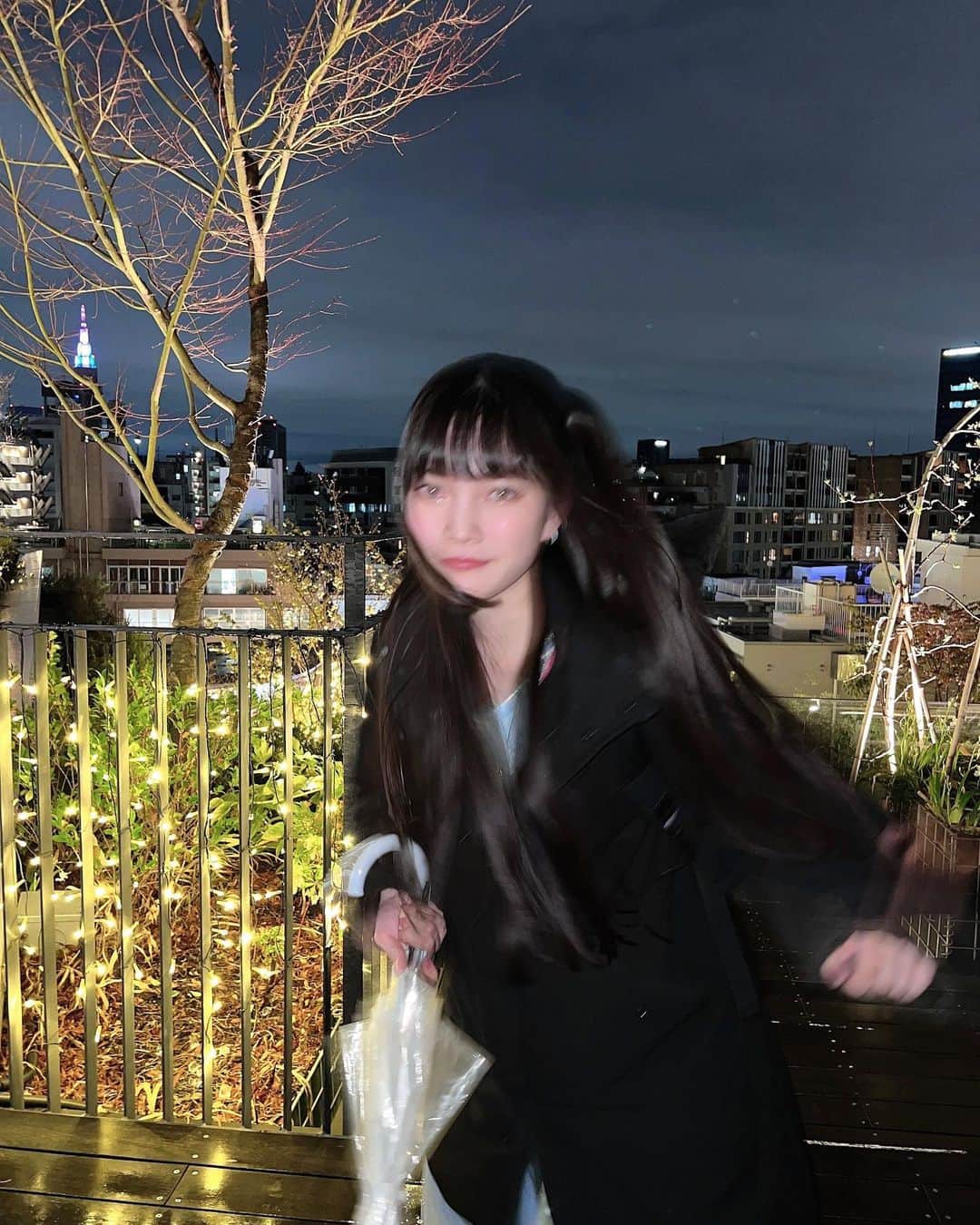 大石楓夏のインスタグラム：「雨の日もきらきらがあったら楽しくなる💖  動きすぎてぶれまくり 背中には耳だけ入らなかったピチュー⚡️」