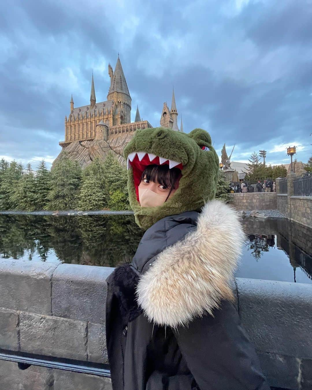 三根有葵さんのインスタグラム写真 - (三根有葵Instagram)「ユニバでびゅーした🌐🦖🧸  #usj #ユニバ #ユニバーサルスタジオジャパン」3月28日 21時41分 - yuki_mine0123