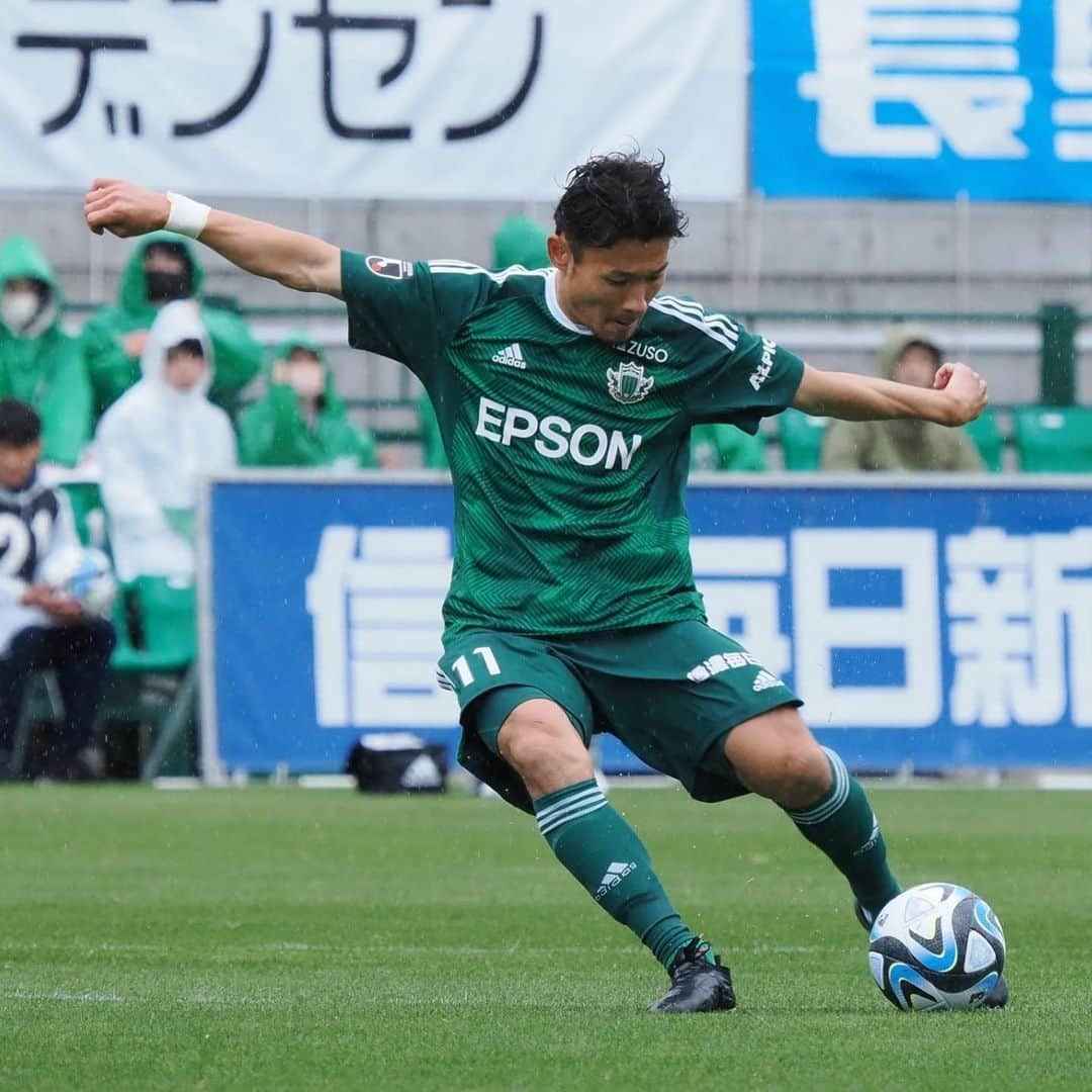 喜山康平さんのインスタグラム写真 - (喜山康平Instagram)「感謝の気持ちはピッチで💪🏼⚽️🔥  #onesou1 #campione #アルウィンを満員に」3月28日 21時41分 - koheikiyama_