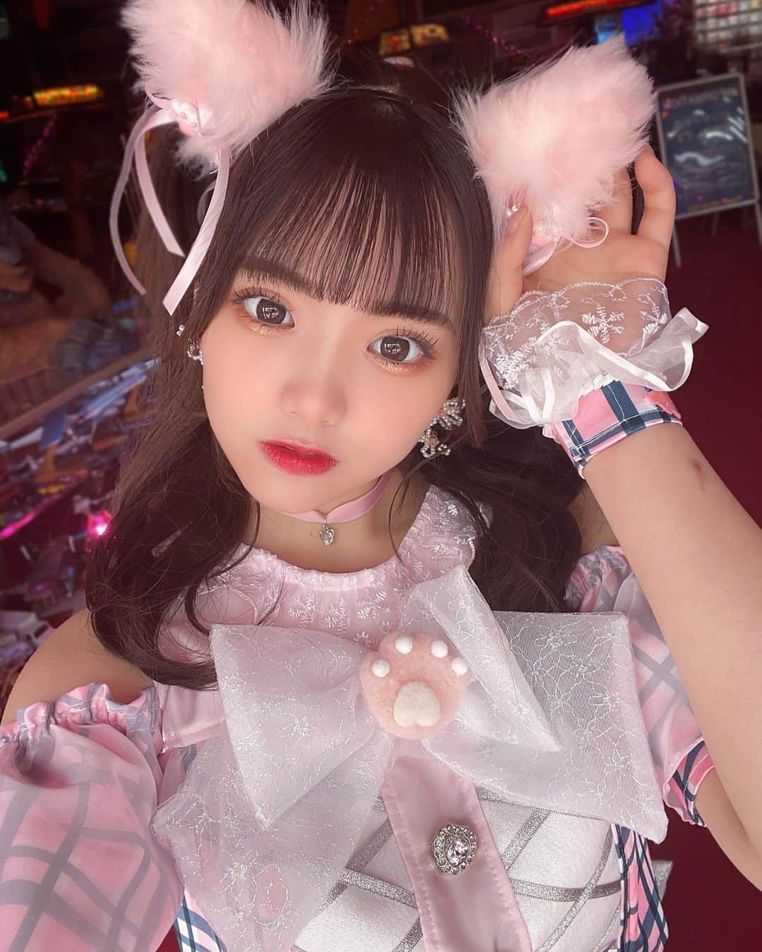 のインスタグラム：「⁡ ⁡ ⁡ やっぱりねこになれんかった❕❔ ⁡ ⁡ ⁡ ⁡  #miao#いいね返し#f4f#followme#03  #Japanese#Chinese #ハーフ#Japan#自撮り#JK#アイドル#偶像#アー写#猫耳#ねこみみ#アイドル衣装#ツインテール」