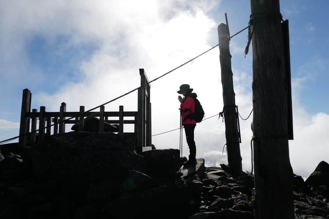 島本真衣さんのインスタグラム写真 - (島本真衣Instagram)「今年も一緒に登れたら嬉しいです⛰  #去年 #スタイリストさんと @tamakumamakiko  #登山  #富士山 #登ったことがない  #一生に一度 #登りたい」3月28日 21時38分 - mai_shimamoto_ex