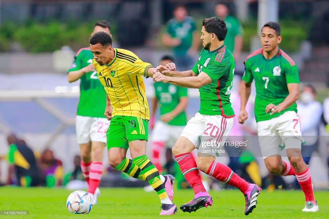 ラヴェル・モリソンさんのインスタグラム写真 - (ラヴェル・モリソンInstagram)「what we have is more than just a team its family, every time we come together its Special !! JAMAICA 💚🇯🇲」3月28日 21時54分 - 1ravel