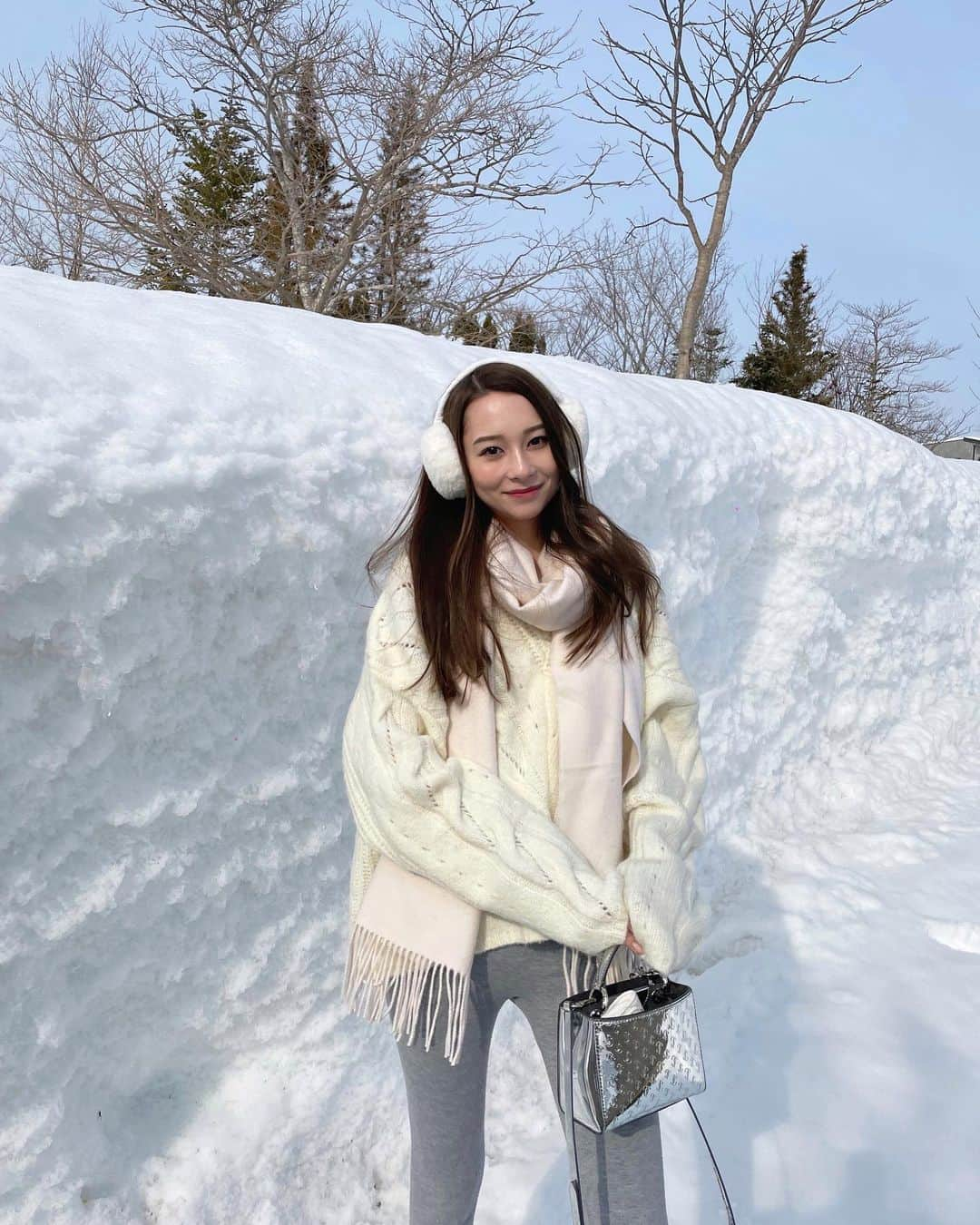 丹羽仁希さんのインスタグラム写真 - (丹羽仁希Instagram)「Niseko trip⛄️❄️ 今年も4人で行ってきましたっ！  天気にも恵まれてぽかぽか✨  今年は @annupurigarden に宿泊させてもらいました！ リビングも広いし何より温泉が付いてるのが贅沢🙊✨　 チェックしてみてねん！  Thank you. @nisekotourism @annupurigarden  #niseko#nisekojapan 🤍」3月28日 22時01分 - __niki22