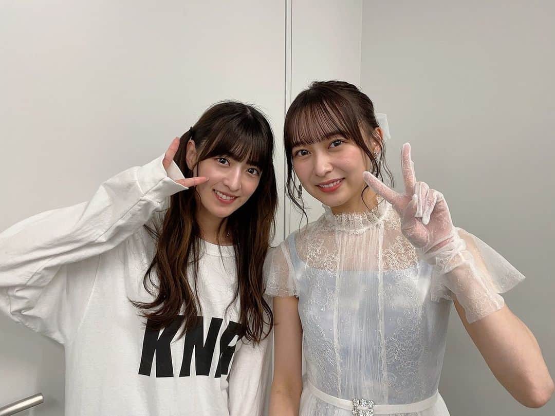 吉田綾乃クリスティーのインスタグラム：「✈️☁️ 絢音さんの卒業セレモニーでした☁️ どこまでも綺麗で優しくて 一緒に舞台に立てた事もご飯に行けたことも大切な思い出です🌸  今日もたのしかったぁ」