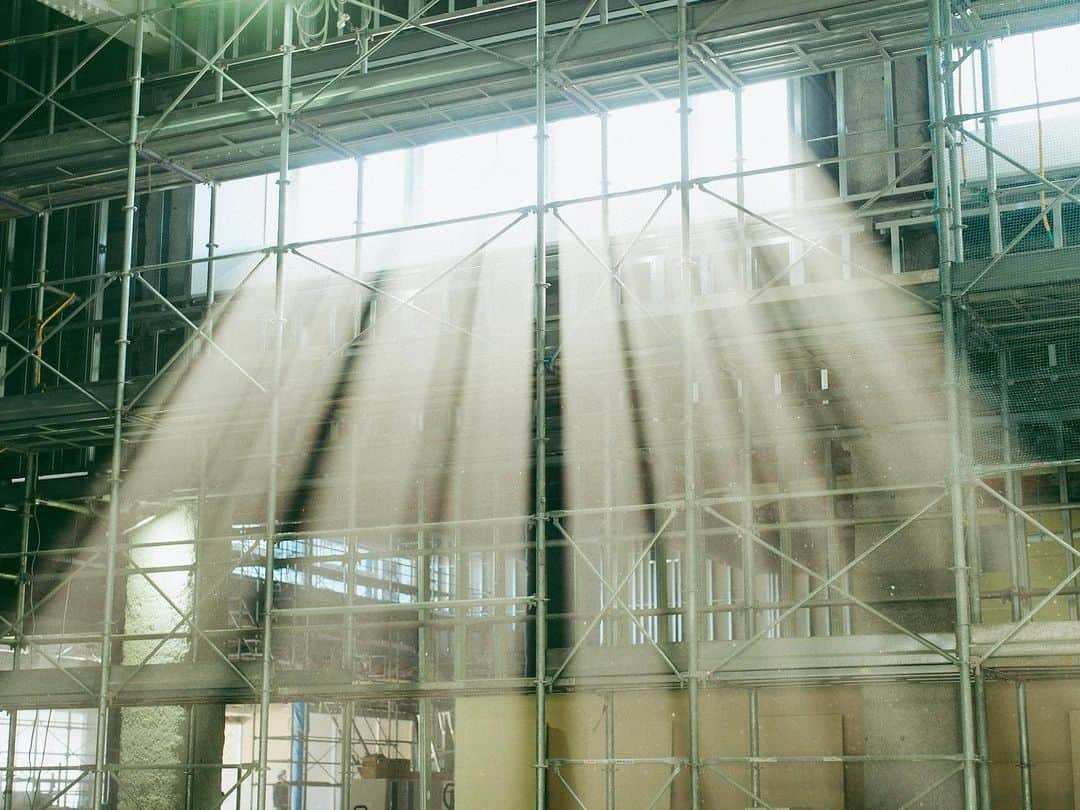 酒井貴弘のインスタグラム：「my work.  for @genbazukan 現場図鑑  「現場の記憶」」