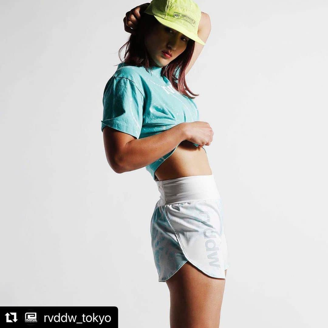 杉山しずかのインスタグラム：「#Repost @rvddw_tokyo with @use.repost ・・・ BLEACH CROPPED TEE  #rvddw #23ss #collection #summermadness #tokyo #japan #apparel #sports #workout #activewear #gymwear #martialarts #mma #jiujitsu #karate #kickboxing #grappling #wrestling #rugby #run #camp」