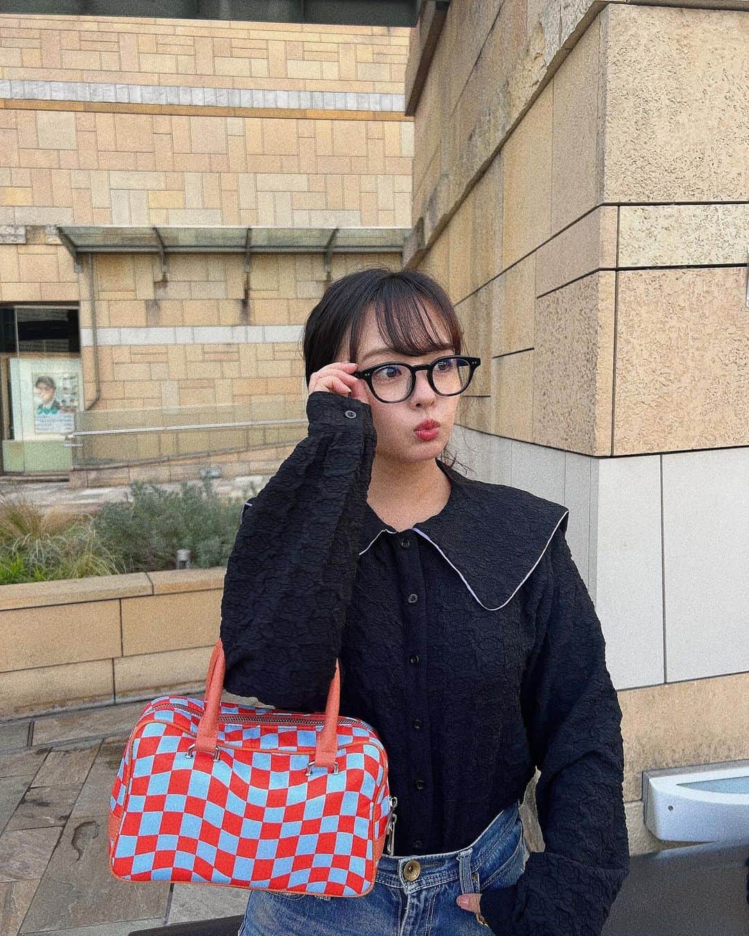 山田菜々のインスタグラム：「☺️🤝💝  今日は久しぶりにすずとお出かけして、 楽しみにしていたコンサートへ🎤 きょうだいdayでした☺️🤝  そんな特別な日は新しいお洋服を。 だいすきな @amail_official 👚」