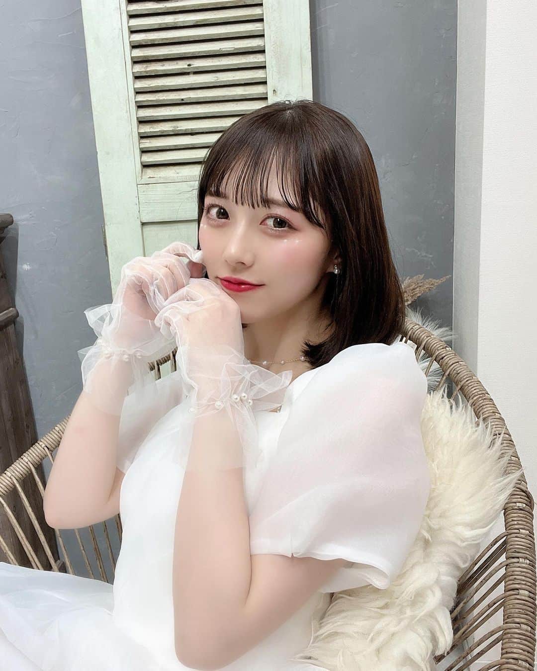 保科凜のインスタグラム：「ずっとそばにいさせてね ＾＾  ・ ・   #idol  #jamscollection  #japaneseidol  #selfie  #like  #followme #instagram  #dress  #white  #fashion  #beauty  #makeup  #onepiece   #アイドル #ジャムズ #保科凜 #白ワンピース  #白ドレス  #ドレス  #ドレスコーデ  #パール  #ボブ」
