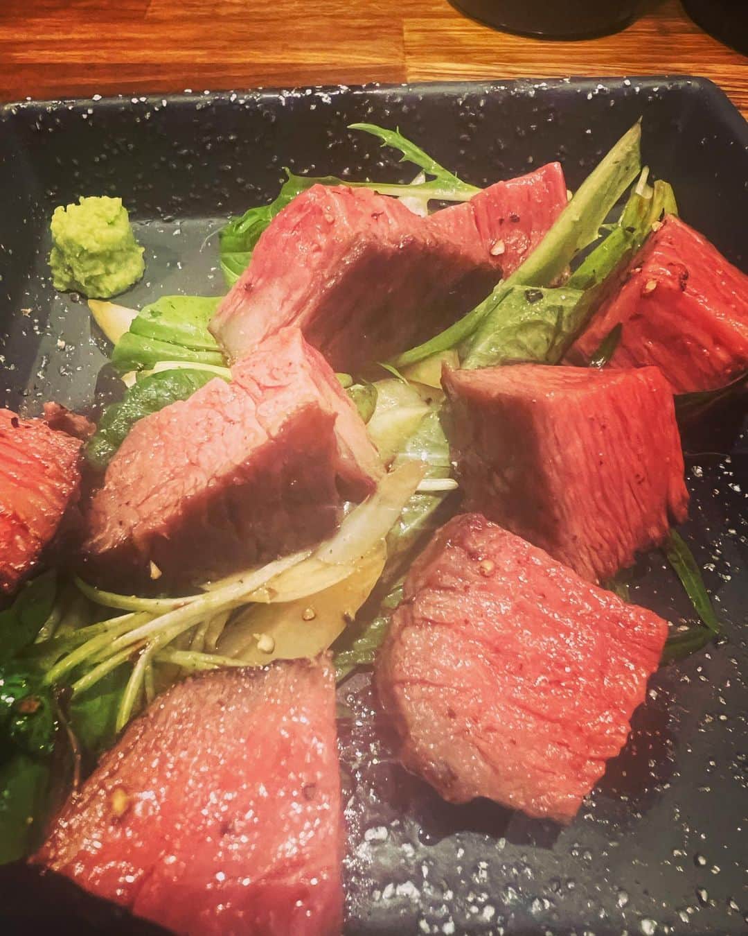 吉岡世起のインスタグラム：「東北4連戦から帰って東京飯 仲良くしてもらってる"した"でお肉 美味し！ おつまみも肉も良い！」