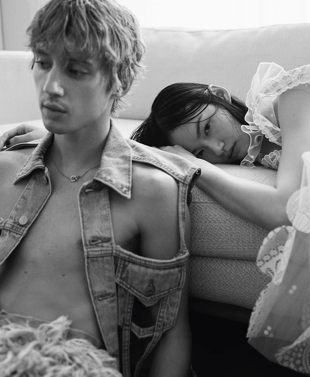 ニコラ・フォルミケッティさんのインスタグラム写真 - (ニコラ・フォルミケッティInstagram)「TROYE SIVAN & HE CONG BY MARIO SORRENTI FOR V MAGAZINE CHINA PREMIERE ISSUE」3月28日 22時33分 - nicolaformichetti