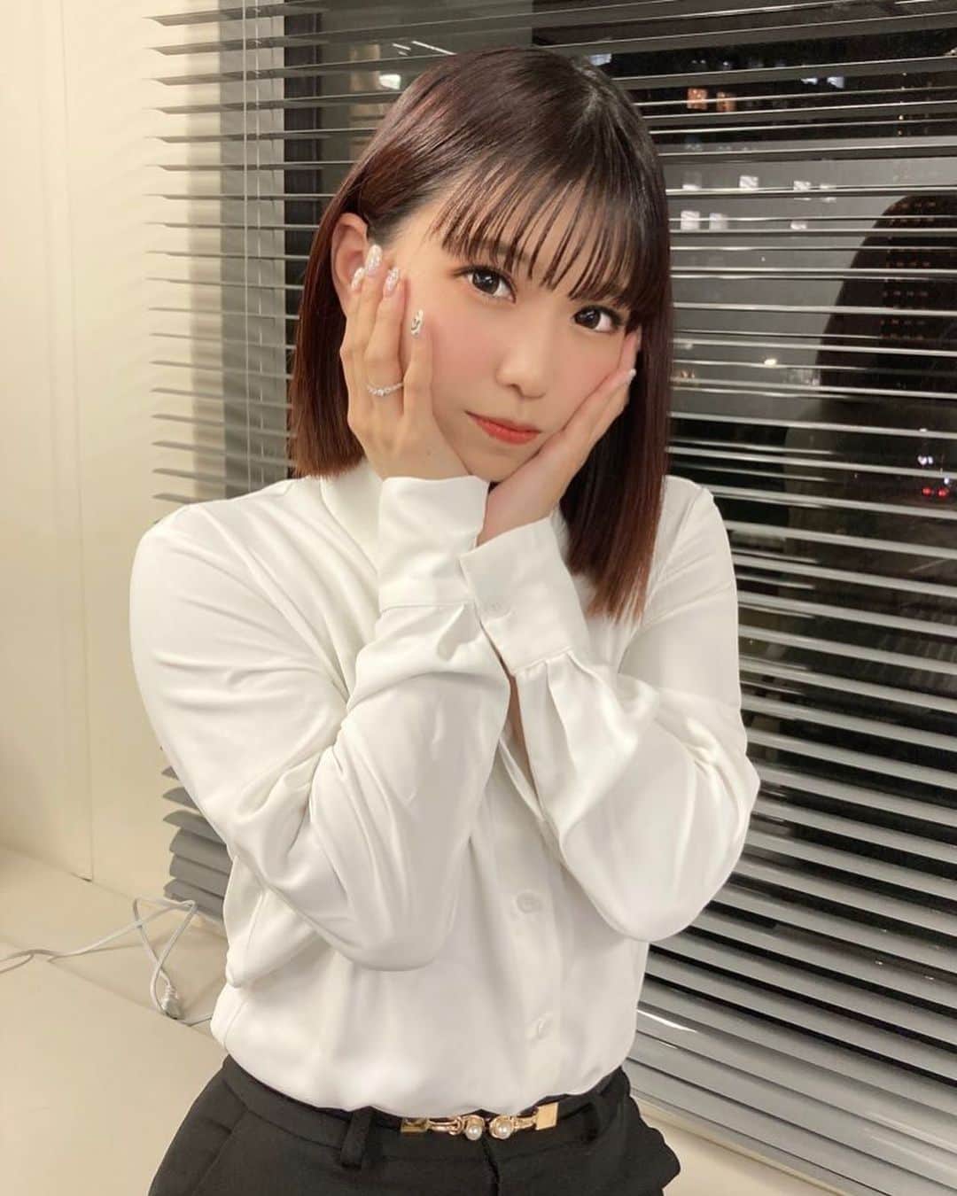 亜咲花さんのインスタグラム写真 - (亜咲花Instagram)「月一で白シャツ着てます🤍」3月28日 23時00分 - asaka_official