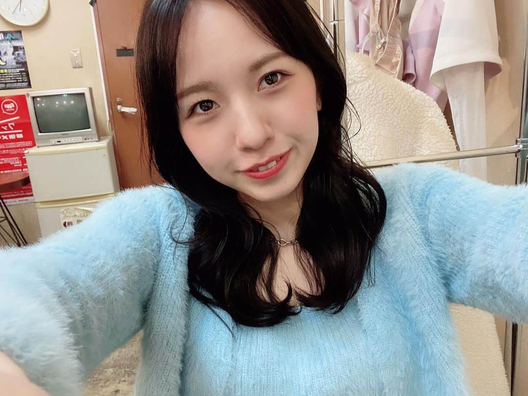 はるちろさんのインスタグラム写真 - (はるちろInstagram)「髪の毛上手く巻けた〜💇‍♀️✨  #✌️」3月28日 22時56分 - 123haruchiro