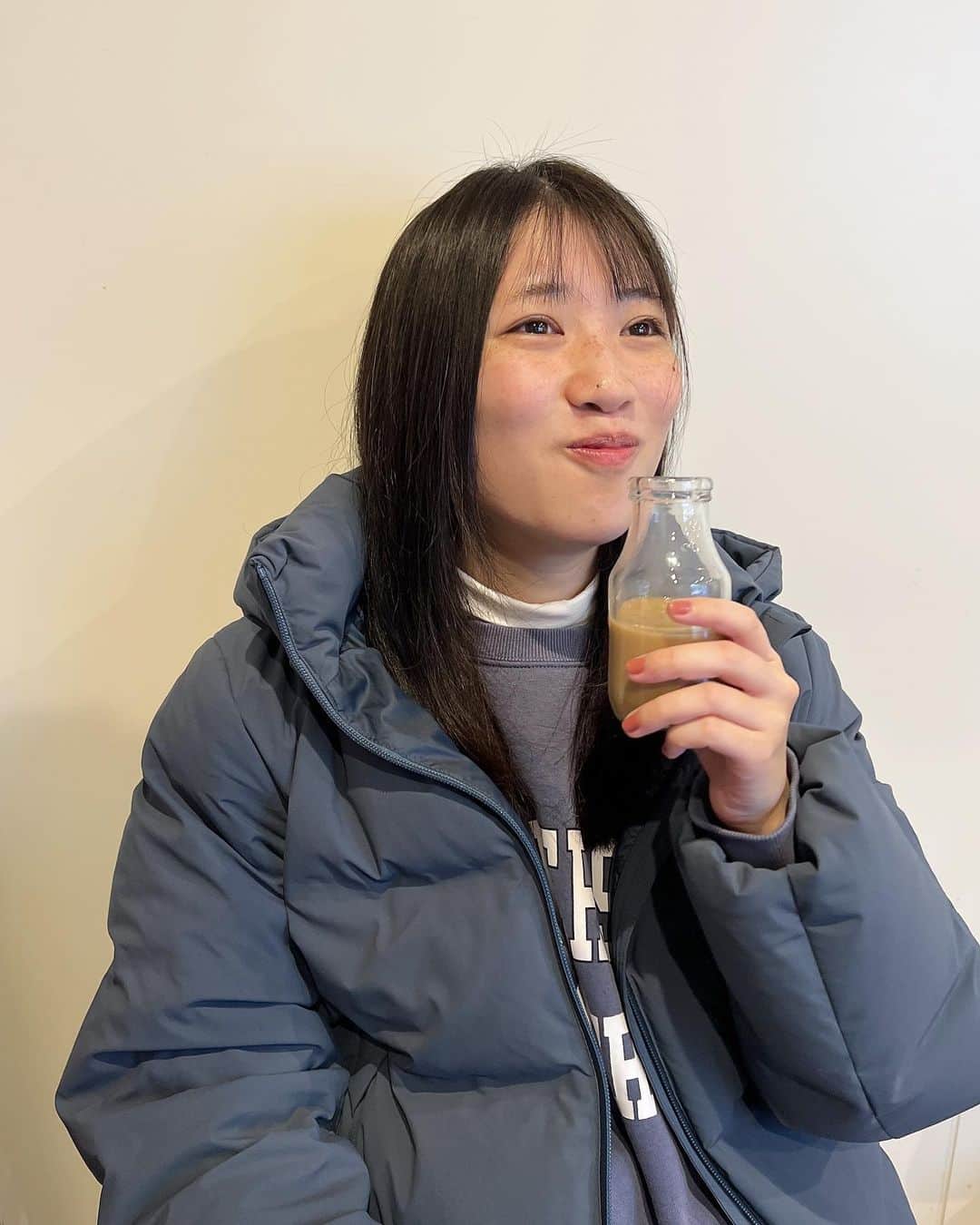 加藤一華さんのインスタグラム写真 - (加藤一華Instagram)「. 銭湯行ったら コーヒー牛乳は すごくわかる。🥛♨️  "ととのう"は まだよく分からない。🧖🏻‍♀️🧖🏻‍♀️  #すっぴん #ゆでだこ #隠しきれないアホ毛  #石垣島でも #北海道でも #なると銭湯巡りした♨️ #ぷは〜〜〜」3月28日 23時02分 - ichika_kato