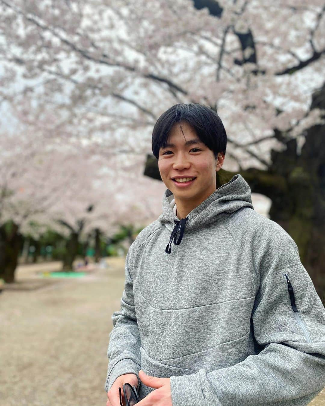 梶原颯さんのインスタグラム写真 - (梶原颯Instagram)「🌸🌸🌸 ランニング光のどけき春の日にしづこころなく花の散るらむ 🌸🏃‍♂️🌸  #ランニング花見  #ランニングコーデ　#ランニング男子　 #お花見男子#japannature  #instapic #instamood #instadaily  #like #l4l  #life #lifestyle #daily #photo #photograph #japaneseboy #Philippine #Thailand」3月29日 20時00分 - hayate_kajihara