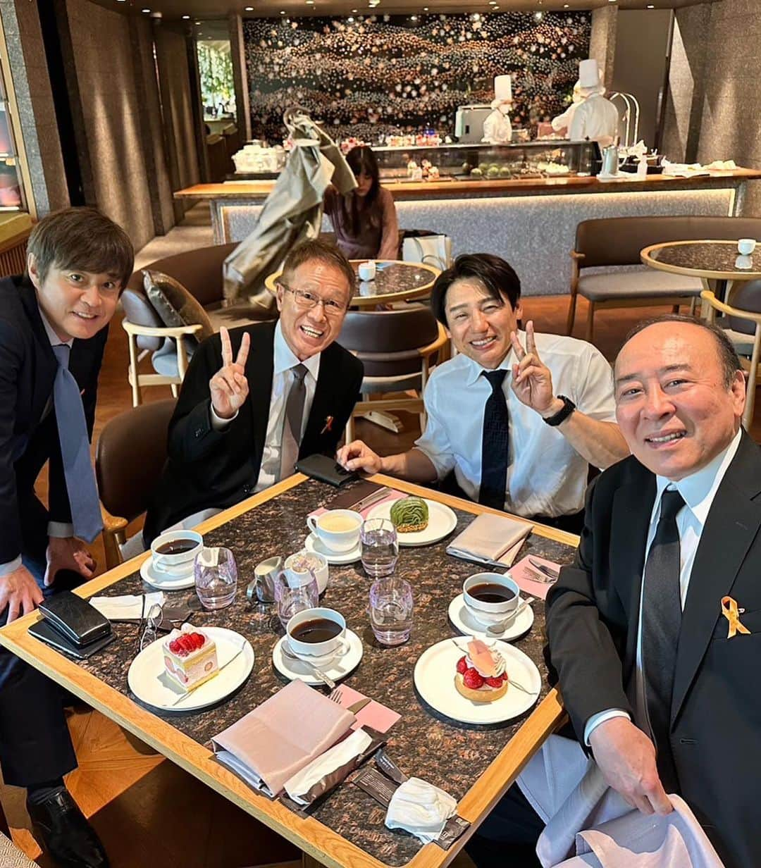 池谷幸雄さんのインスタグラム写真 - (池谷幸雄Instagram)「渡辺徹さんのお別れ会に行ってきました。素敵な会でした。徹さんのおかげで色々な懐かしいメンバーにも会えました。 #モト冬樹 さん #井上公造 さん #野々村真 さん」3月28日 23時20分 - yukio_iketani