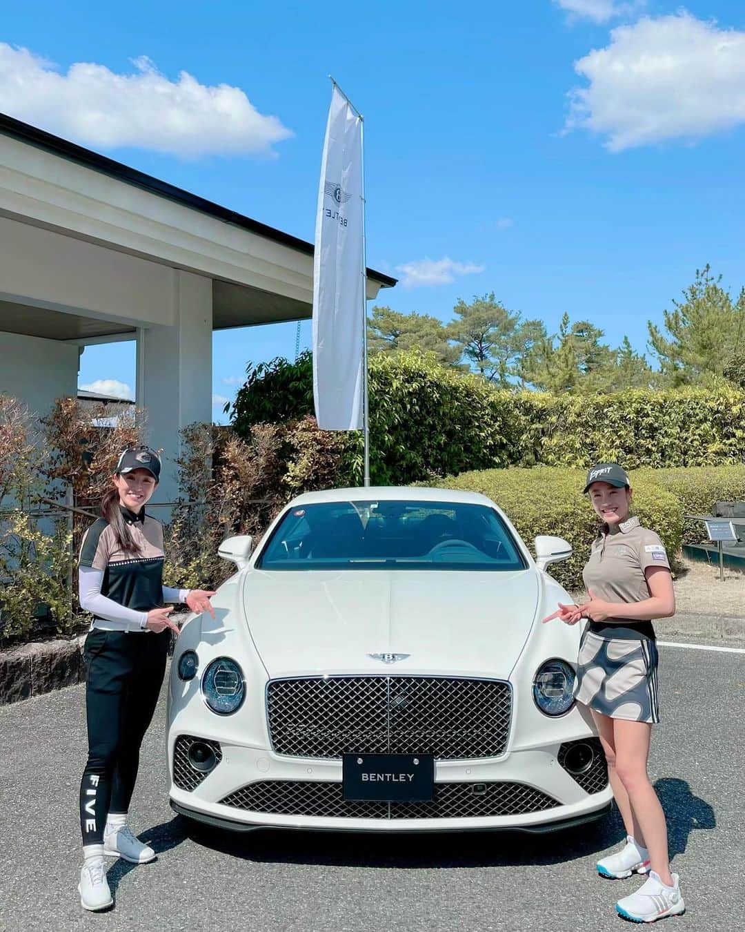 のインスタグラム：「" 少し前のお話🫧 ABCゴルフ倶楽部様にて、 ベントレー大阪・神戸オーナーズイベントに、 参加させて頂きました⛳️ @bentley.kobe @bentley.osaka  ご一緒させて貰ったのは、 大和笑莉奈プロ　@eliiy8  黒田カントリークラブさん　@kuroda.cc  えりなちゃん可愛い~♡黒カンさん面白い~‼︎  最高な車と素晴らしいお客様との時間を過ごさせて頂けて、 幸せな気持ちになりました。 ありがとうございました^^♡ . . . #bentley#ベントレー #ゴルフ #ゴルフイベント  #abcゴルフ倶楽部   #gtdgolf #fivestar」