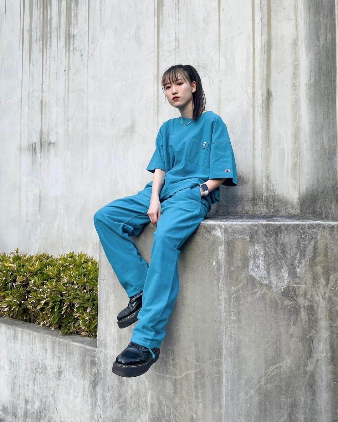 XGIRL_ootdのインスタグラム：「#xgirl_ootd @ayanaaan_26 158cm 　 XLARGE/X-girl SHINJUKU STAFF 　 ------------------------------------ ▪️X-girl × Champion  REVERSE WEAVE®︎ POCKET S/S TEE ￥7,700(税込) ▪️ X-girl × Champion  REVERSE WEAVE®︎ LOUNGE PANTS ￥9,900(税込) ------------------------------------ 　 #xgirl #xgirljp #エックスガール #ストリートコーデ #ストリート系女子 #ストリート女子 #ストリートファッション #champion #championreverseweave #reverseweave #チャンピオン #チャンピオンリバースウィーブ #リバースウィーブ」