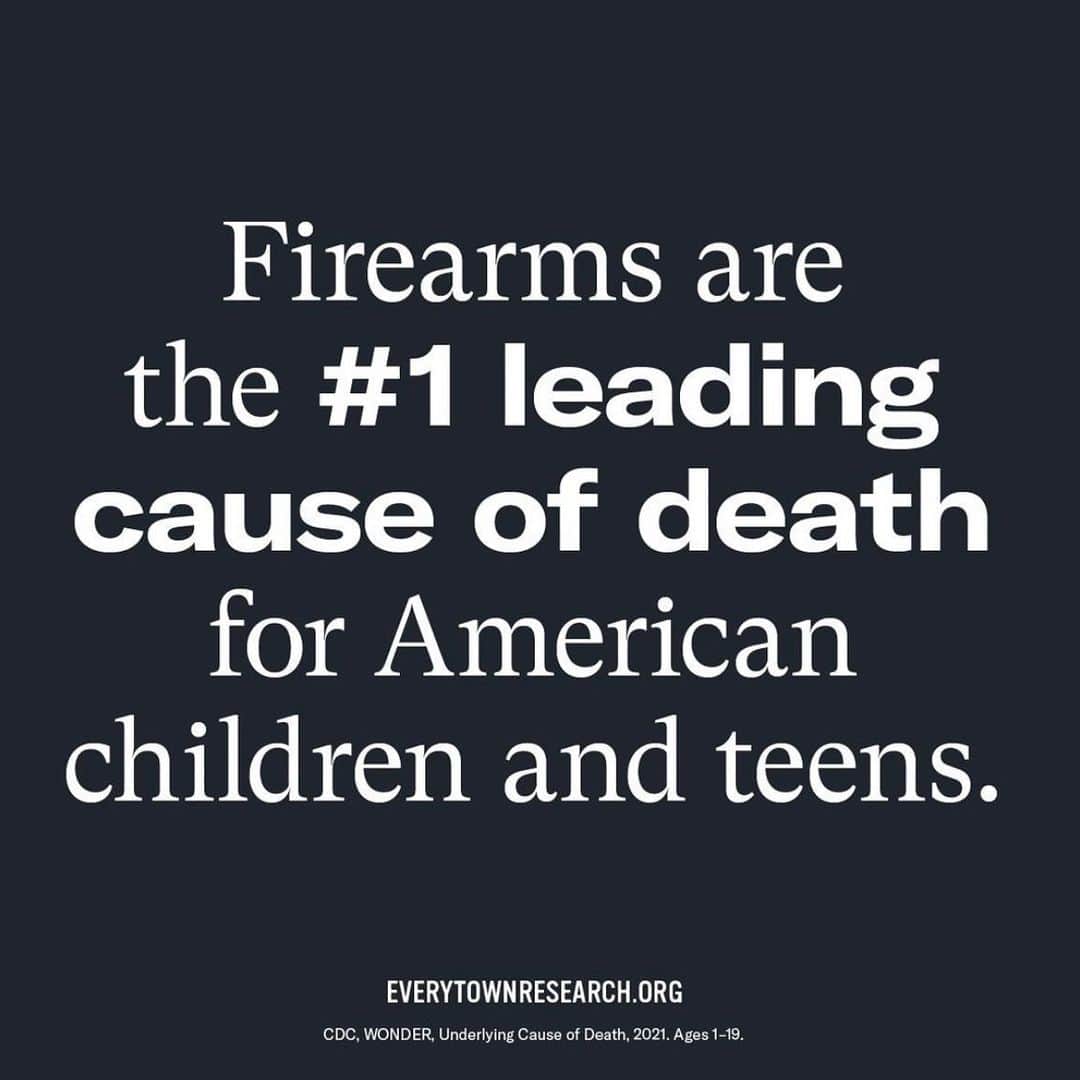 ケイティ・キャシディさんのインスタグラム写真 - (ケイティ・キャシディInstagram)「Protect kids, not guns!! My heart is very heavy & my thoughts are with the families in Nashville. Our nation needs change. Please continue fighting for gun control 💔🙏🏼 #guncontrol #nashvilleshooting」3月29日 0時02分 - katiecassidy