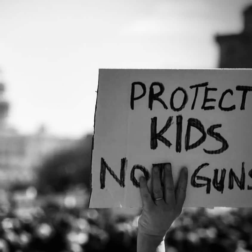 ケイティ・キャシディさんのインスタグラム写真 - (ケイティ・キャシディInstagram)「Protect kids, not guns!! My heart is very heavy & my thoughts are with the families in Nashville. Our nation needs change. Please continue fighting for gun control 💔🙏🏼 #guncontrol #nashvilleshooting」3月29日 0時02分 - katiecassidy