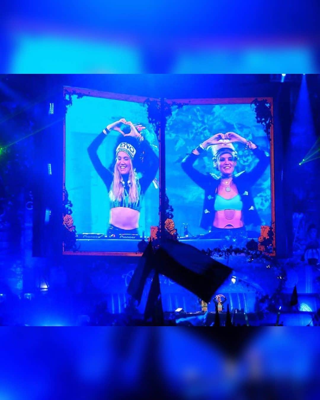 NERVOさんのインスタグラム写真 - (NERVOInstagram)「OIII BRASIL! 👋👋🇧🇷🤩🤩 You have spoken and we heard you…. We are sooo stoked to announce that we are finally back at @tomorrowlandbrasil 2023 for the first time in 8 YEARS!! See you on the Mainstage on the weekend of OCTOBER 12-14 in São Paulo 🔥🔥🦋💞💞 LET’S GOOO #NERVOfamily!  #tomorrowland #brasil #tomorrowlandbrasil #2023」3月29日 0時16分 - nervomusic