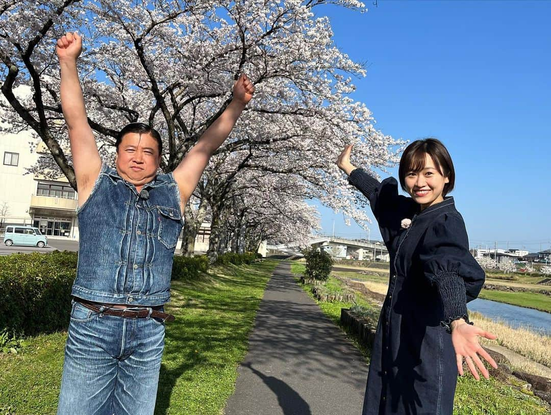 松原朋美さんのインスタグラム写真 - (松原朋美Instagram)「桜が綺麗に咲き誇るなか、おスギさまとロケをしてきました！  美味しいモーニング&ランチでお腹も満たされ幸せです🥳🌸  放送日をお楽しみに〜☺️💐  #スギちゃん #わが町モーニング一番店 #わが町ランチ一番店 #松原朋美」3月29日 0時24分 - matsubara.tomomi.0205