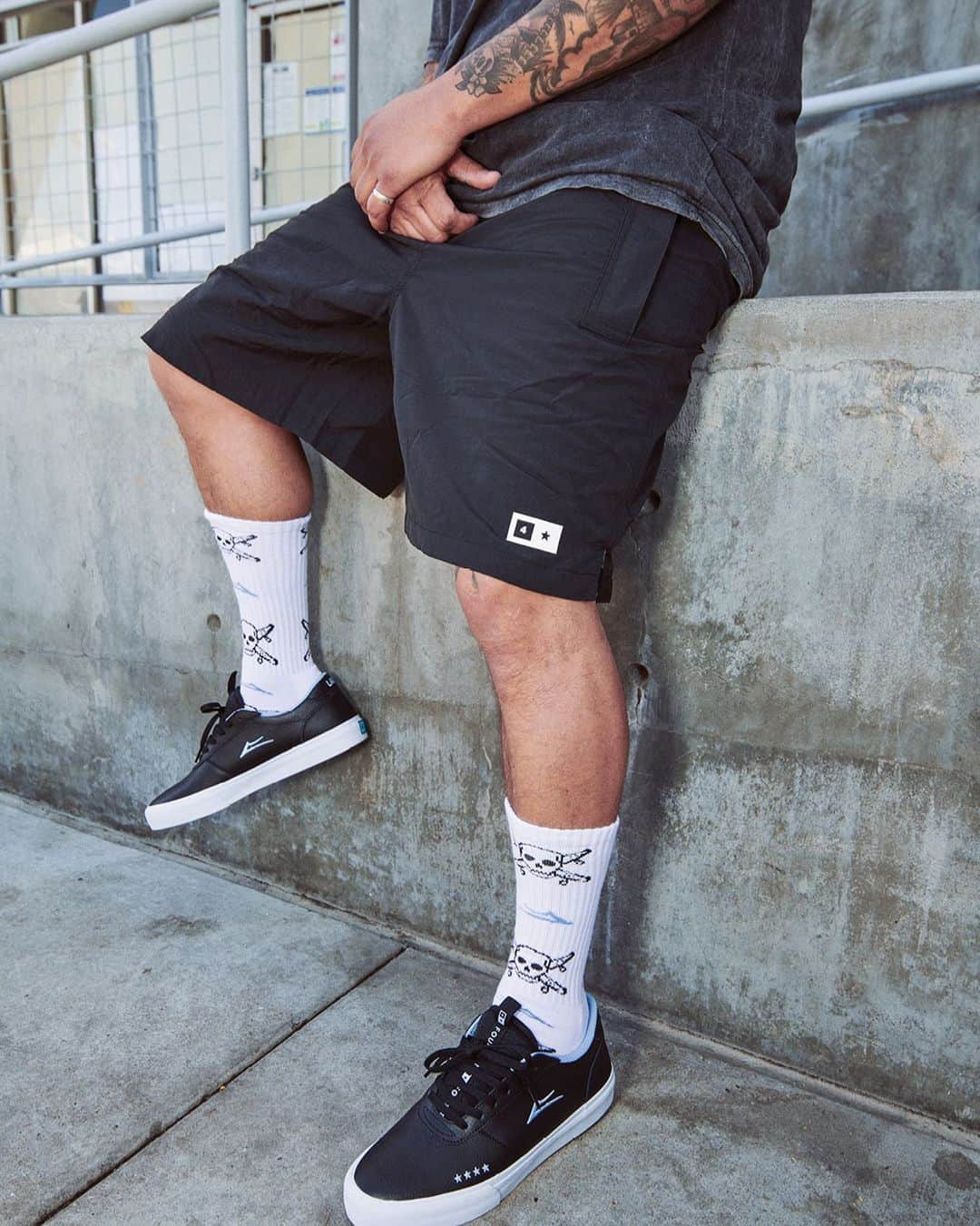 フォースターのインスタグラム：「The Fourstar OG Short, Pirate Crew Sock, and Manchester in Black/Pebble Leather.   ⭐️⭐️⭐️⭐️   The #LakaiFourstar collection is now available at skateshops and Lakai.com」