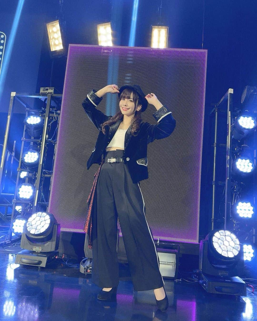 愛美のインスタグラム：「All time high👑 #ピキピキ #ピキ1st #D4DJ #グルミク #peakypkey #衣装」