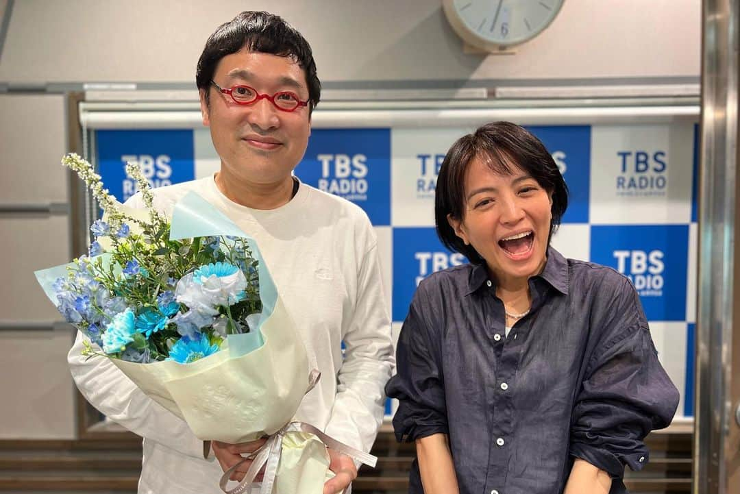 TBSラジオ「たまむすび」のインスタグラム：「＼火曜のハイライト／  最後の火曜日だろうが なんだろうが 2人が向き合えば いつだってこんな感じ。 「詰んで」終わった、 赤坂一回キャンディーズ。 もういいよ！ ありがとうございました。  #tama954 #たまむすび #赤江珠緒 #山里亮太 #町山智浩 #アメリカ流れ者 #春風亭一之輔 #幸坂理加 #テラバイト楠葉 #生活は踊る #杉山アナごちそうさまでした😋 #たくさんの贈り物をありがとうございます🎁 #てをかえしなをかえキャンペーン開催中🙌 #Twitterのフォローもよろしくです」