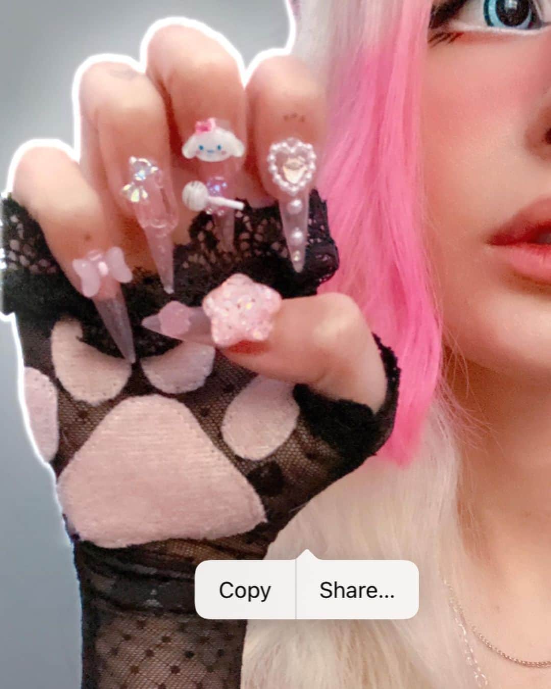 アナスタシア・スファギナさんのインスタグラム写真 - (アナスタシア・スファギナInstagram)「🐈‍⬛ Cat ears and gloves: @catzoclub  Corset: @cfierce_official  Lenses: @pinkyparadisedotcom  hair, makeup, nails: me 💁🏼‍♀️✨💖 #makeup #cat #nails #lenses」3月29日 2時10分 - anastasiya_fukkacumi