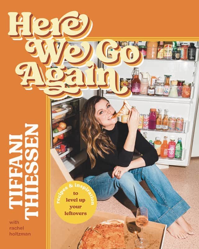 ティファニー・ティーセンのインスタグラム：「⭐️NEW BOOK ALERT⭐️  So excited to announce my next cookbook, “Here We Go Again” - Recipes and Inspiration to level up your leftovers.   This book is a love letter to my childhood, a thank you letter to my mom, and a true joy to bring to life for you all to see.    I have wanted to create this cookbook for quite some time and I’m so thrilled that it’s finally here. I hope you fall in love with the nostalgia it brings.   It’s available for pre-order now. #linkinbio to see all the places this cookbook will be sold. And to all of you who have asked, YES  pre-orders sooo matter, my friends. Thanks for your continued support. #herewegoagain ❤️」