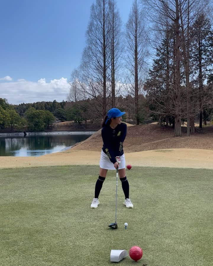 佐河ゆいのインスタグラム：「因縁のカレドニアン⛳️  1個目は本人納得いかなかったようです笑笑  ティーショットはまずまずだったけど、カレドニアンのグリーンはやっぱり怖かった…!! 克服ならず🤣🤣🤣   #ゴルフ  #ゴルフ女子  #ゴルフ初心者  #ゴルフ成長記録  #golf  #golfswing  #golflover #ゴルフ練習　#ゴルフ好きな人と繋がりたい　#ゴルフラウンド　#ゴルフ上手くなりたい#golfbabes #golflife #golfstagram #golfing」