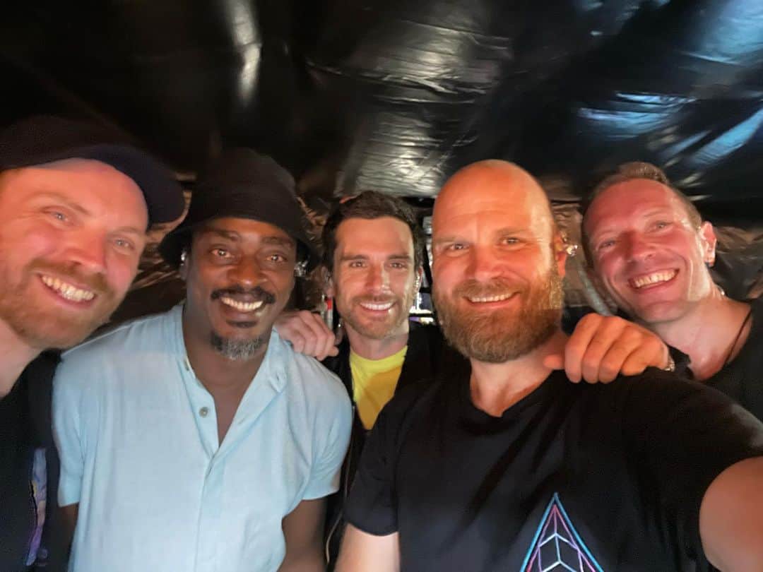 Coldplayのインスタグラム：「Thank you for an incredible few weeks in Brazil… we have had such a wonderful time… Until next time. Obrigado.」