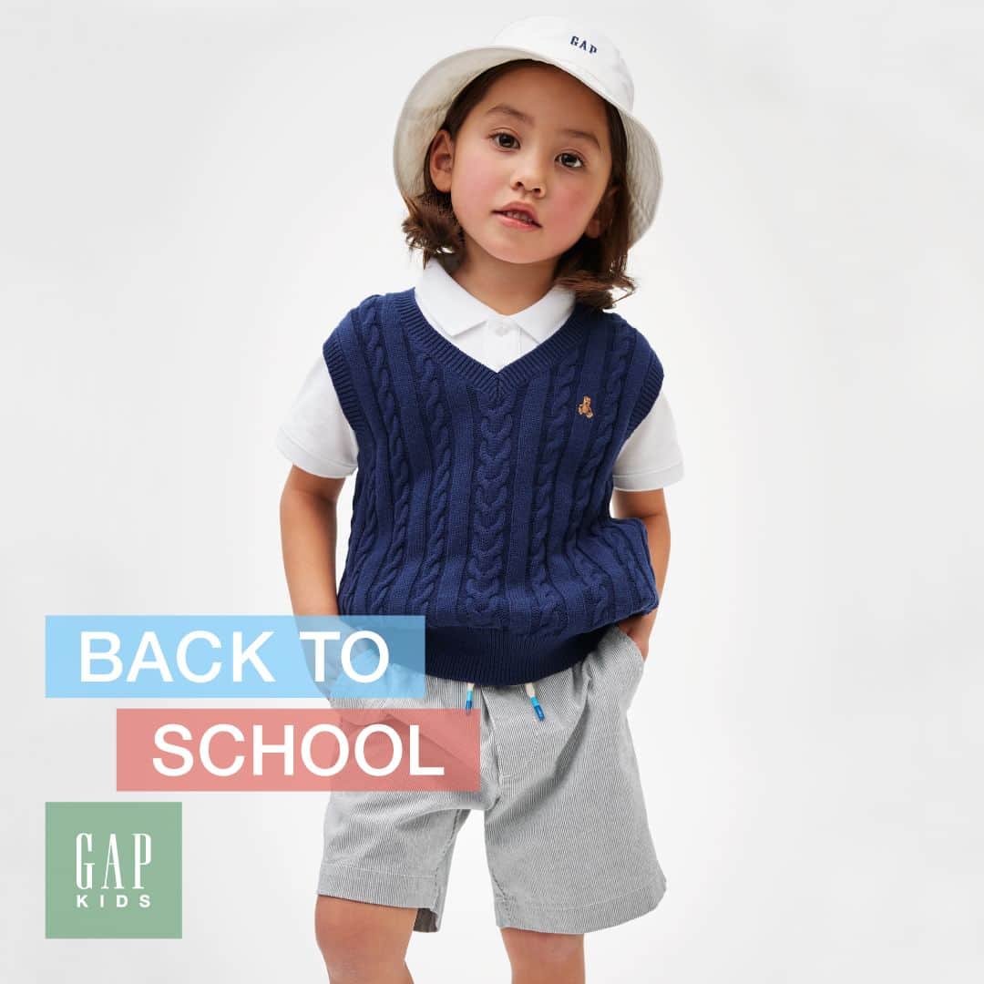 GapKids_jpのインスタグラム：「ポロシャツとショーツにベストを合わせれば、正統派のスクールファッションの出来上がり♪  KAI / ブラナンクラブ・モデルコンテスト 2022受賞  ＜着用アイテム＞ 80284213/Kids Boy イージーショートパンツ 59524000/Toddler Boy ポロシャツ 40035101/Toddler Boy ベスト 85560400/Toddler ハット  #backtoschool #gapkids」