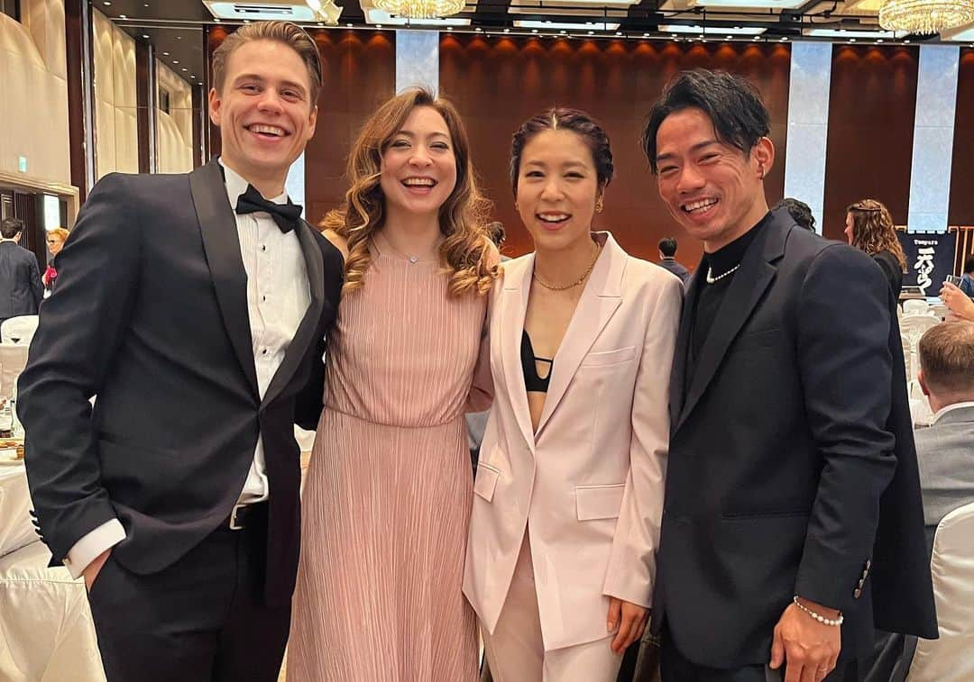 村元哉中さんのインスタグラム写真 - (村元哉中Instagram)「Worlds 2023  Closing Banquet part 1 🌸🌸🌸  #世界選手権2023 #worldfigure  #かなだい #k7d1 #banquet #バンケット @kanadai_team_official  #高橋大輔 #村元哉中」3月29日 12時39分 - k.a.n.a.m.u.r.a