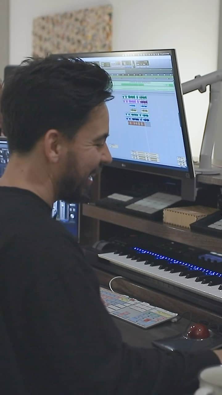 マイク・シノダのインスタグラム：「Cookie Monster inspired. Watch the full making of In My Head episodes on YT」