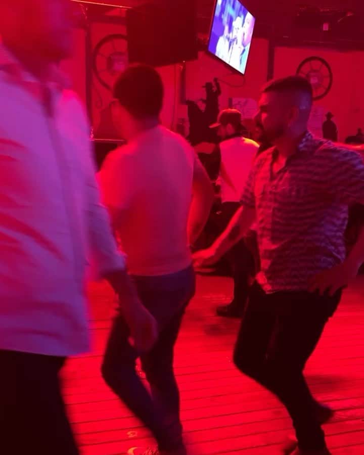 のインスタグラム：「Gay Mexican Cowboys Salsa Dancing @ #Vaqueros in #MexicoCity   So tender and sweet (best night in #CDMX !!!)」
